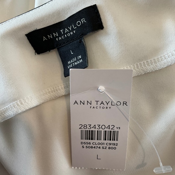 Ann Taylor Faux Leather Trim Bracelet Sleeve Popover Top Size Large NWT - Picture 3 of 5